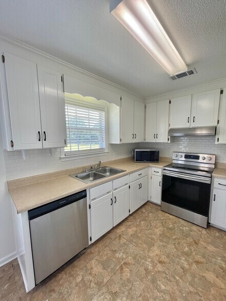 Building Photo - 119 Blake Dr