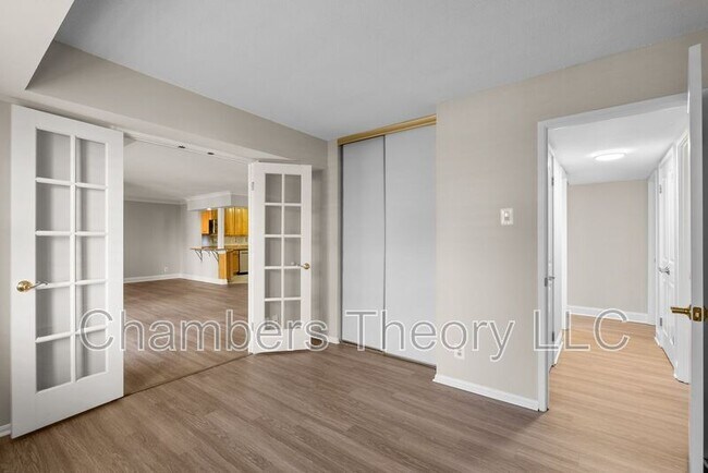 Building Photo - 309 Yoakum Pkwy