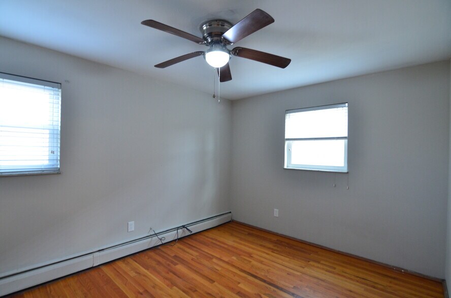 Building Photo - 4216 Settle St