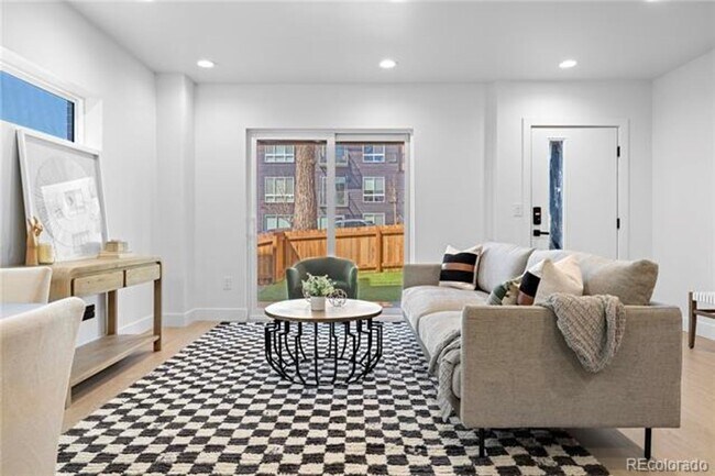 Building Photo - First Month on Us!  Gorgeous Contemporary ...