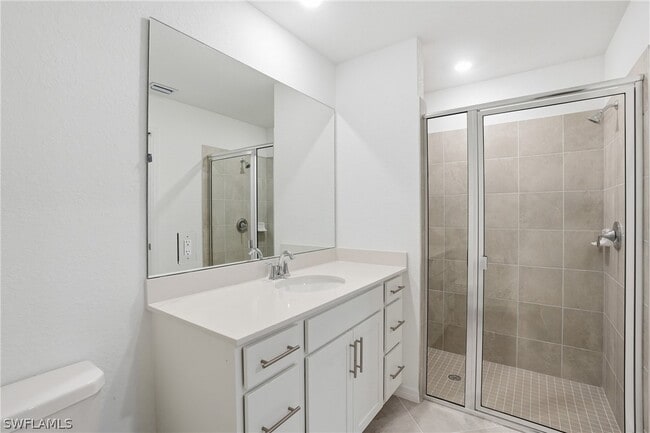 Building Photo - 15375 Grn Acrs Ave