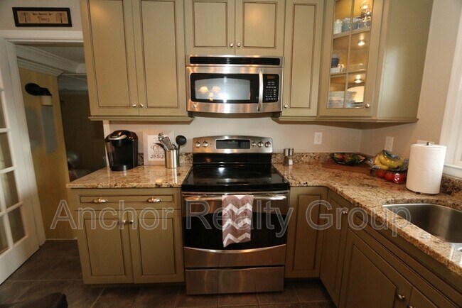 Building Photo - 1457 Garwood Ave