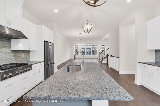 Building Photo - 5 Blaisdell Ct