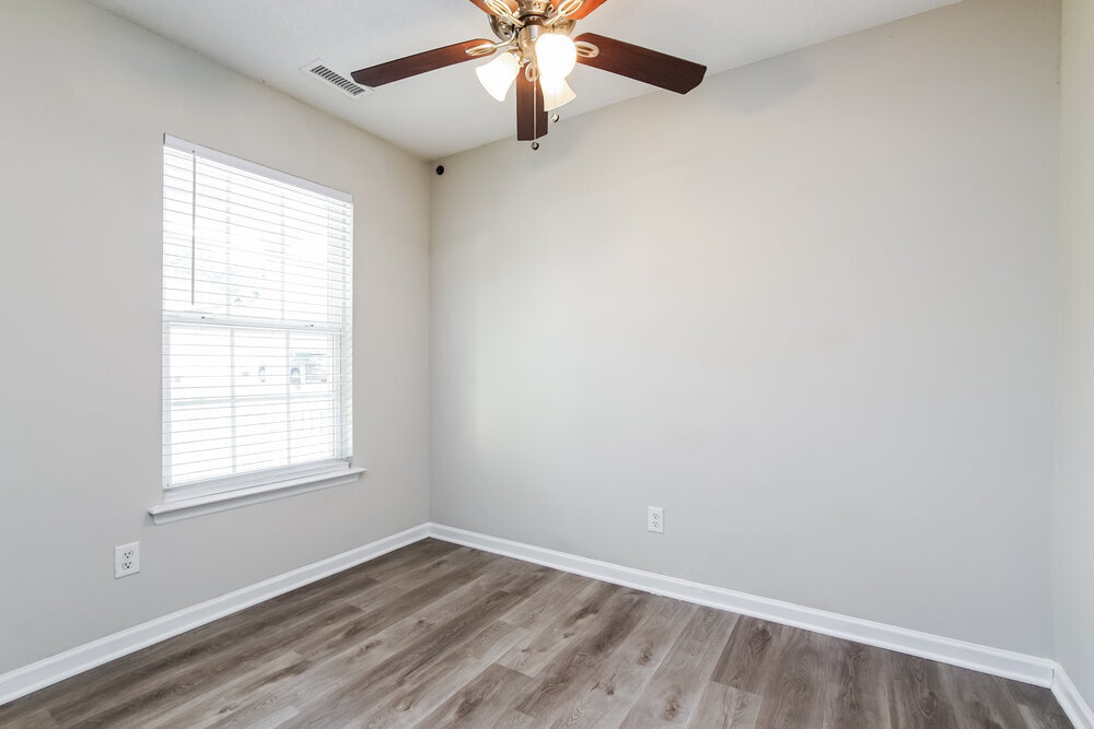 Building Photo - 3917 Apperson Dr