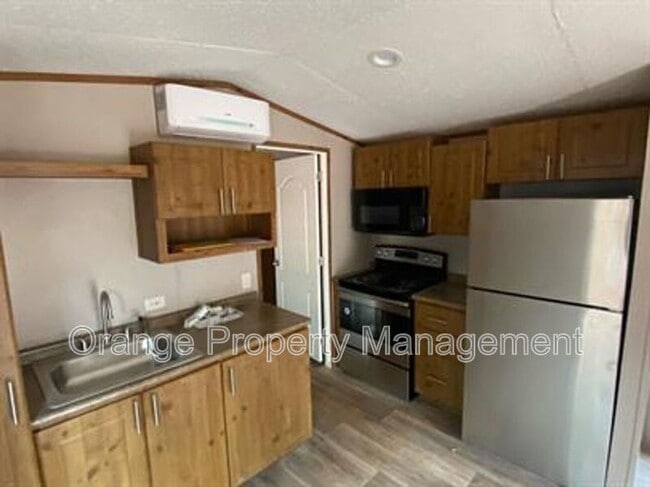 Building Photo - 930 Cedar Village Ln