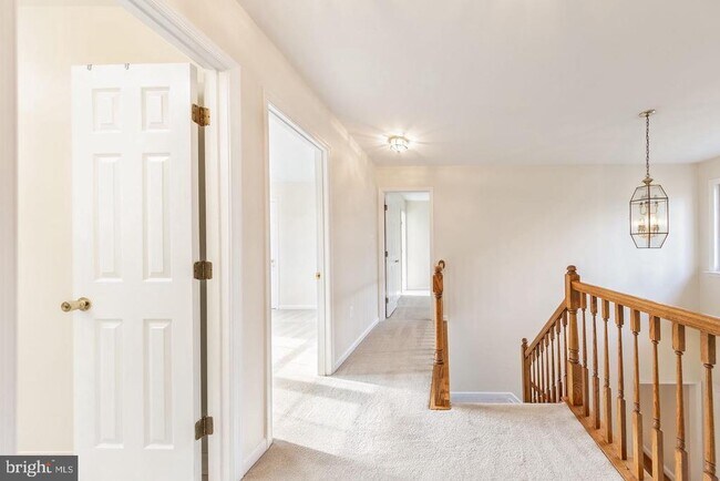 Building Photo - 36767 Pelham Ct