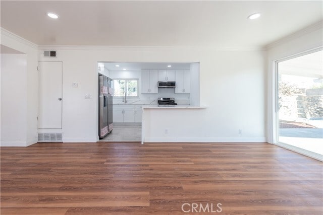 Building Photo - 8002 San Luis Cir