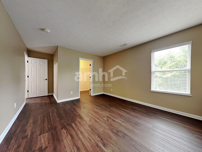 Building Photo - 150 Brittony Woods Dr