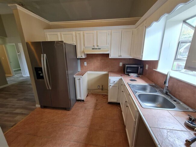 Building Photo - 3044 Cross Creek Dr