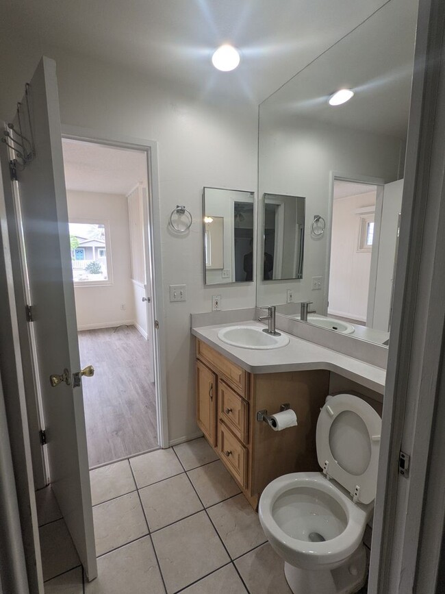 Building Photo - Updated 5 bedroom 3 bathroom house w/ HUGE YARD