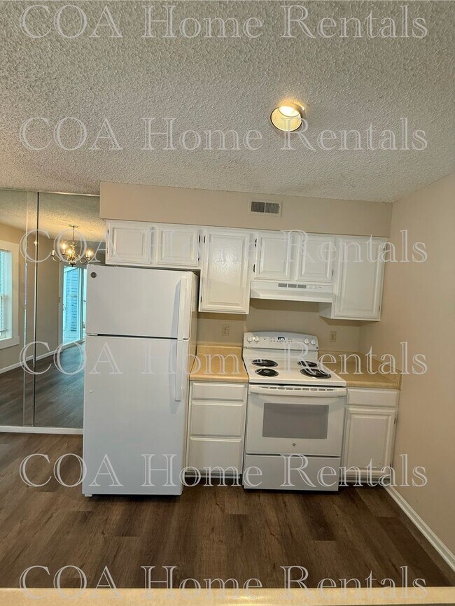 Building Photo - South East side Apartment