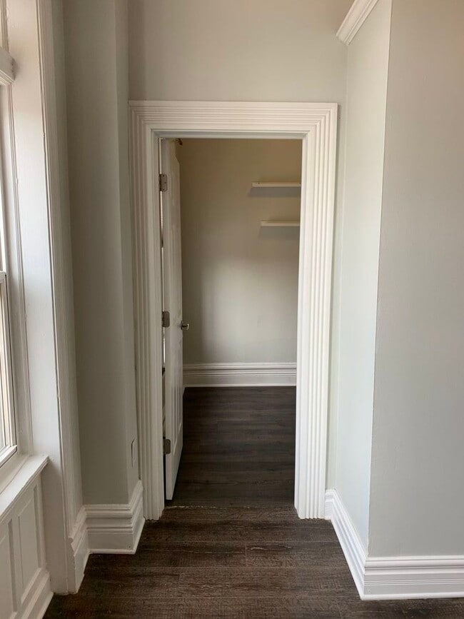 Building Photo - 1653 N Halsted St