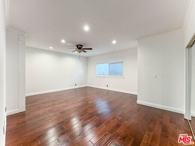 Building Photo - 4355 Ventura Canyon Ave