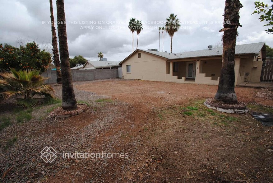 Building Photo - 514 E Westchester Dr