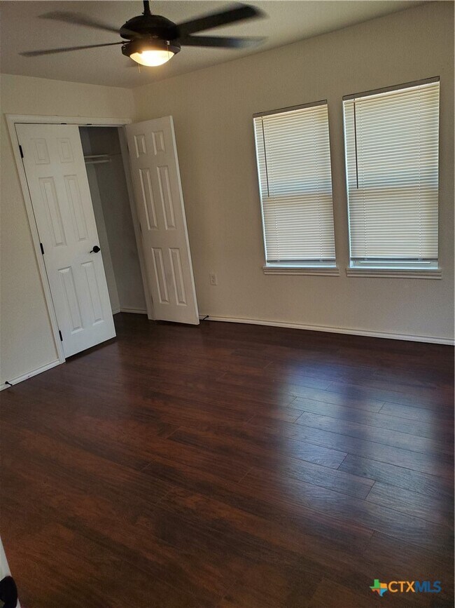 Building Photo - 826 N Bowie St