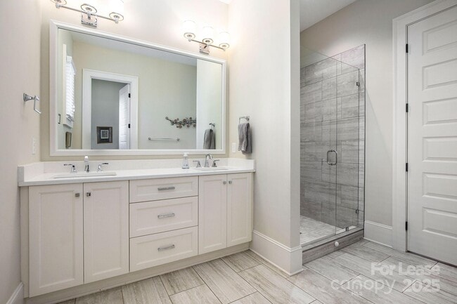 Building Photo - 407 Louise Ave