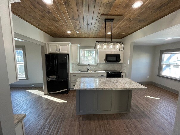 Building Photo - 503 Briarwood Ave SE