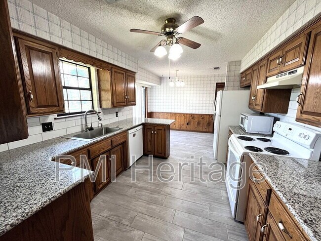 Building Photo - 3101 Brooken Hill Dr