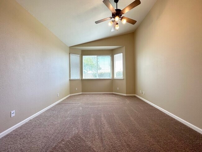 Building Photo - Beautifully Updated 3-Bedroom, 2-Bath Home...