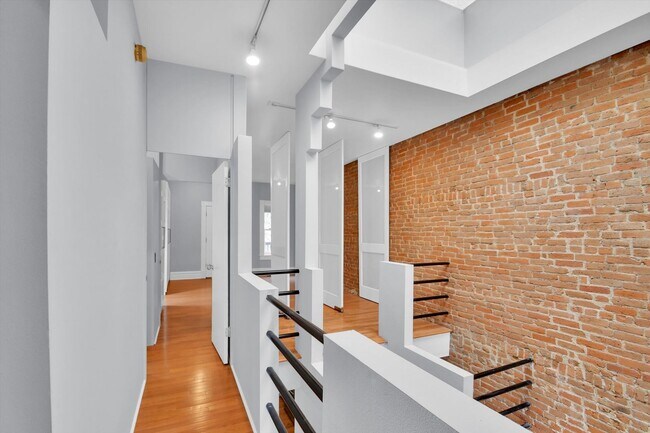 Building Photo - Architecturally Stunning Curtis Park Townhome With Historic Charm