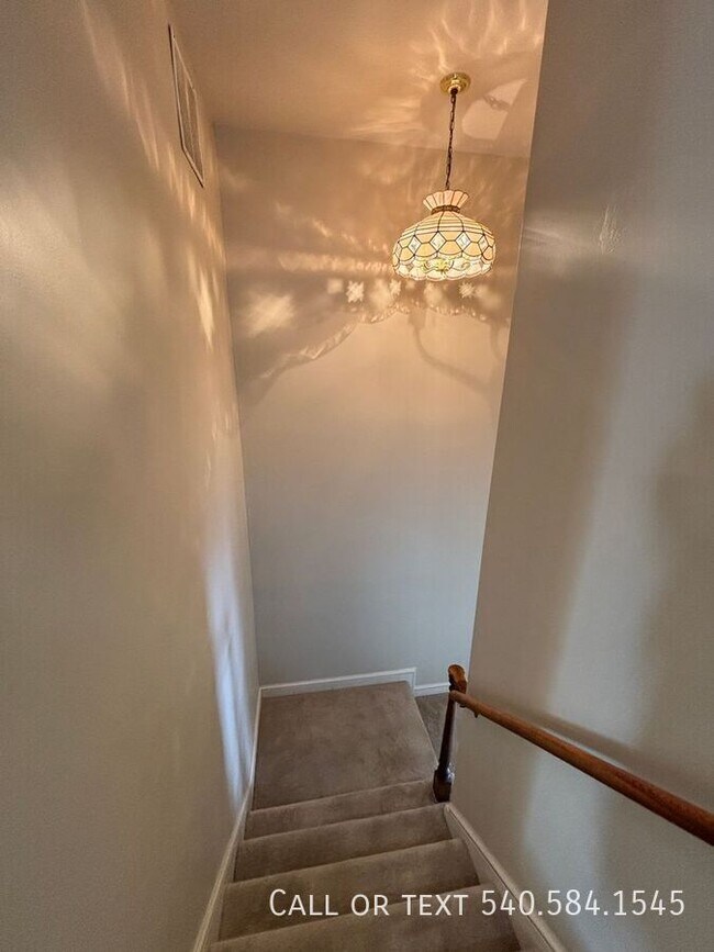 Building Photo - 3776 Kenwick Trail