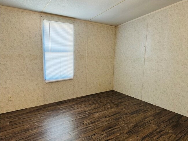 Building Photo - 5389 Riverview Dr