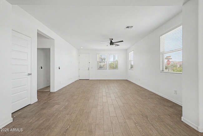 Building Photo - 14690 W Sand Hills Rd