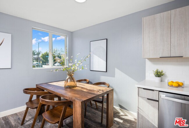 Building Photo - 1522 Cochran Ave