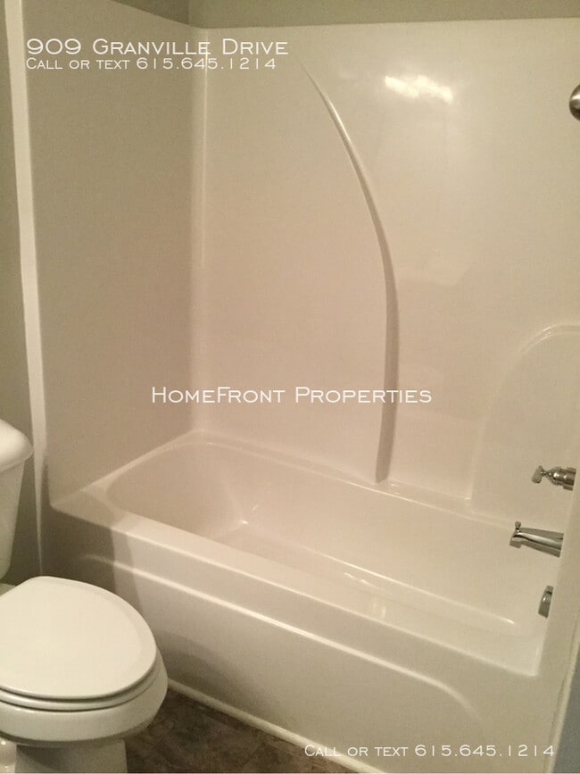 Building Photo - 3 BD, 3 BA Townhome: Triple Blackman Schools
