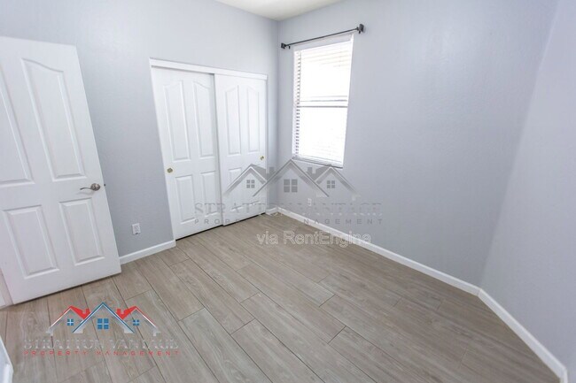 Building Photo - 3068 E Ravenswood Dr