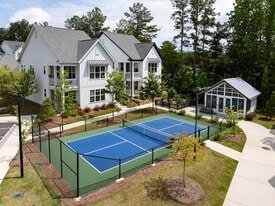 Building Photo - Hayloft Cottages Suwanee