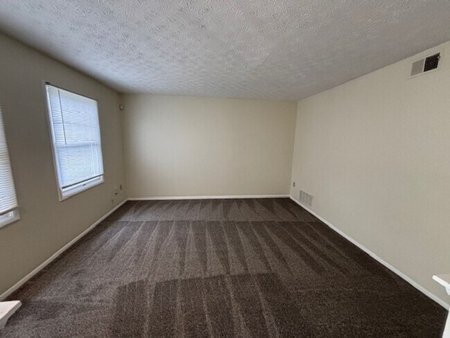 Building Photo - Springleaf Circle