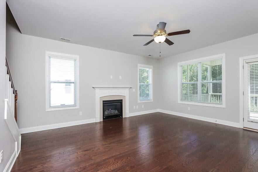 Building Photo - 168 Hawkesburg Dr