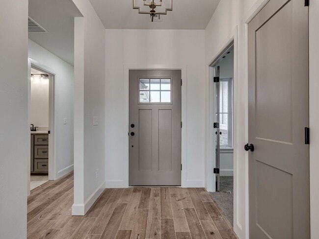 Building Photo - Brand New Home in Noble!