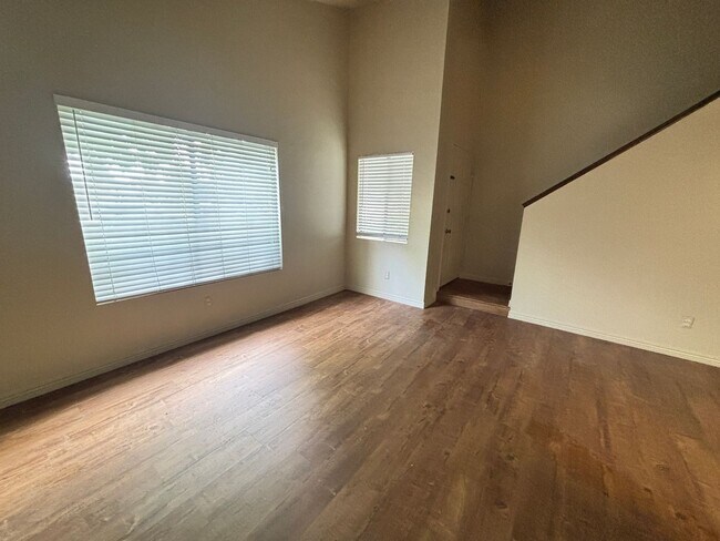 Building Photo - 43301 20th St W