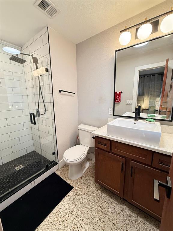 Building Photo - 402 Doolittle St