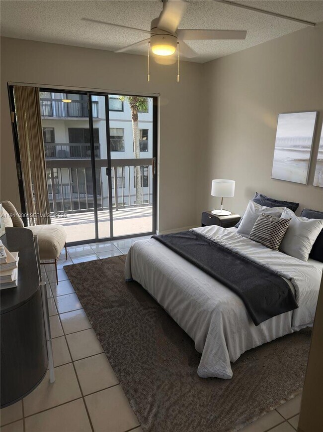 Building Photo - 8810 SW 132nd Pl