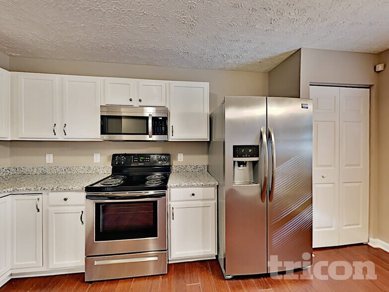 Building Photo - 3328 Neptune Dr