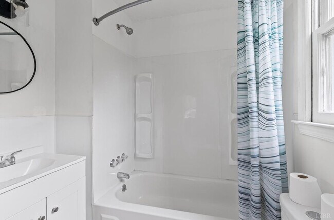 Building Photo - 111 M T Holt Ave