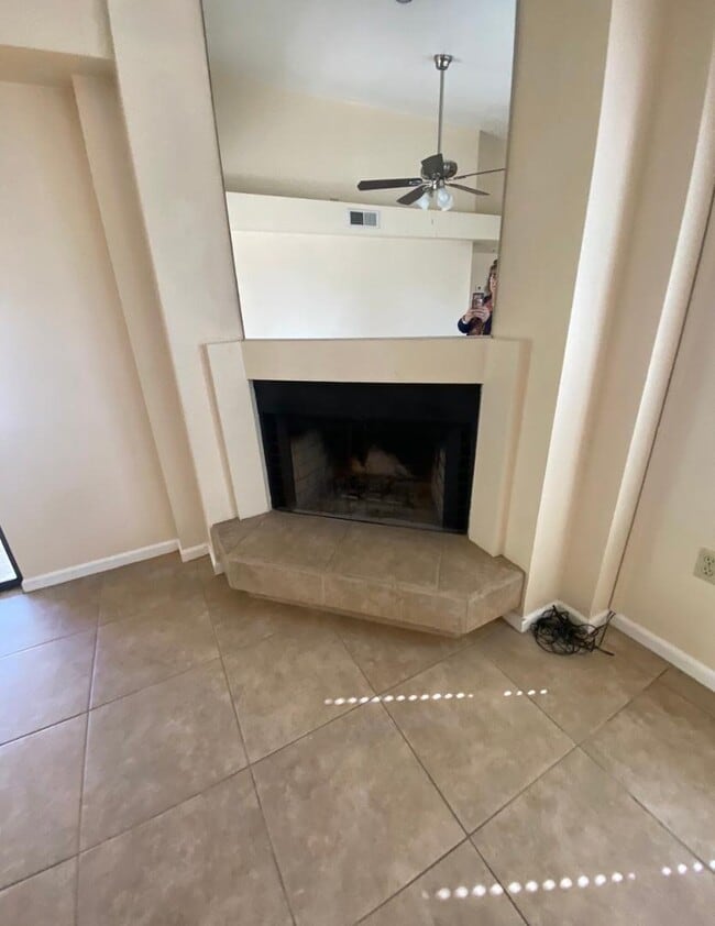 Building Photo - 721 N Mallard St