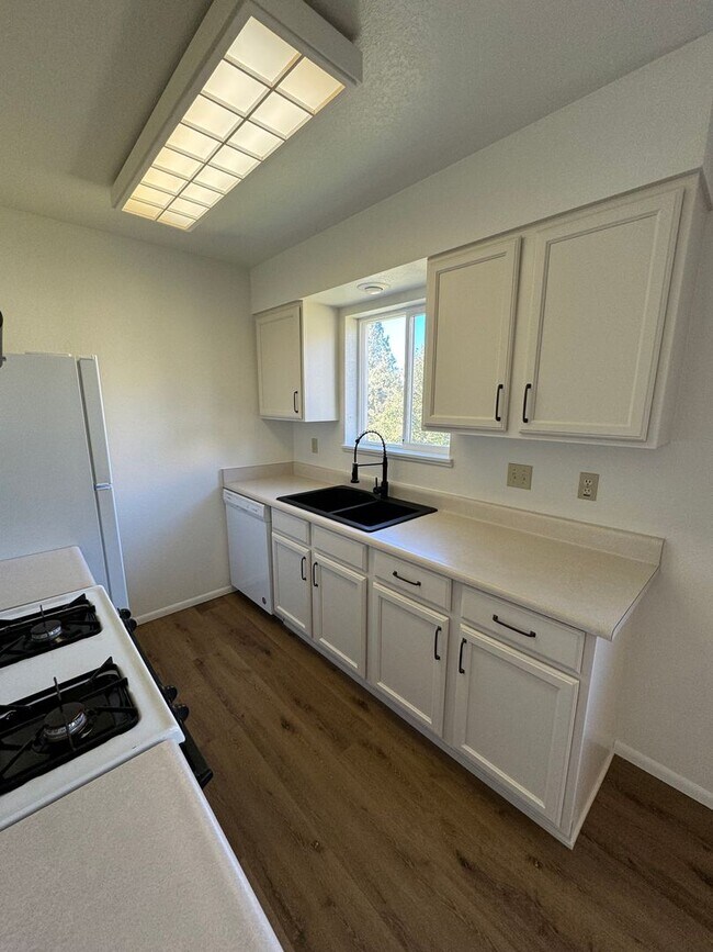 Building Photo - Newly Renovated Farmhouse style unit with new mini split for heating and cooling and garage