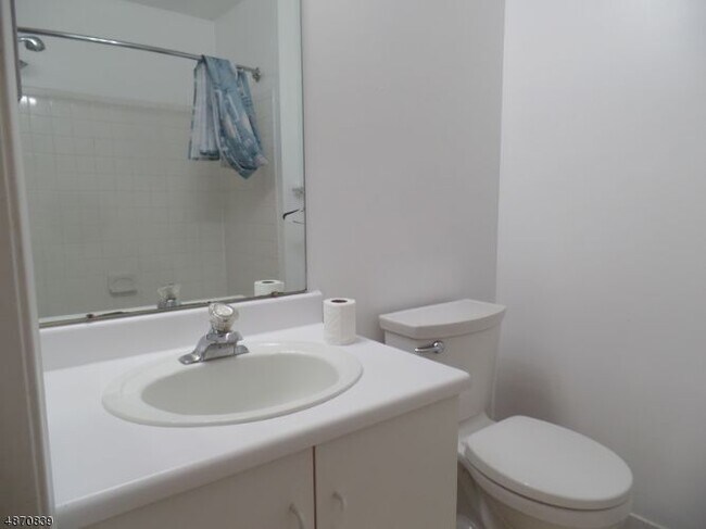 Building Photo - 57 Waugh Ct