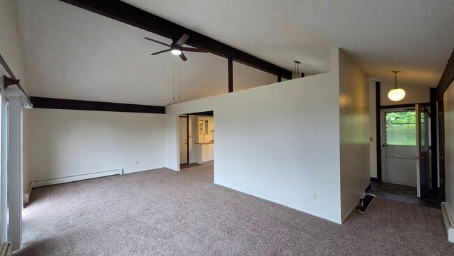 Building Photo - 411 Westview Dr