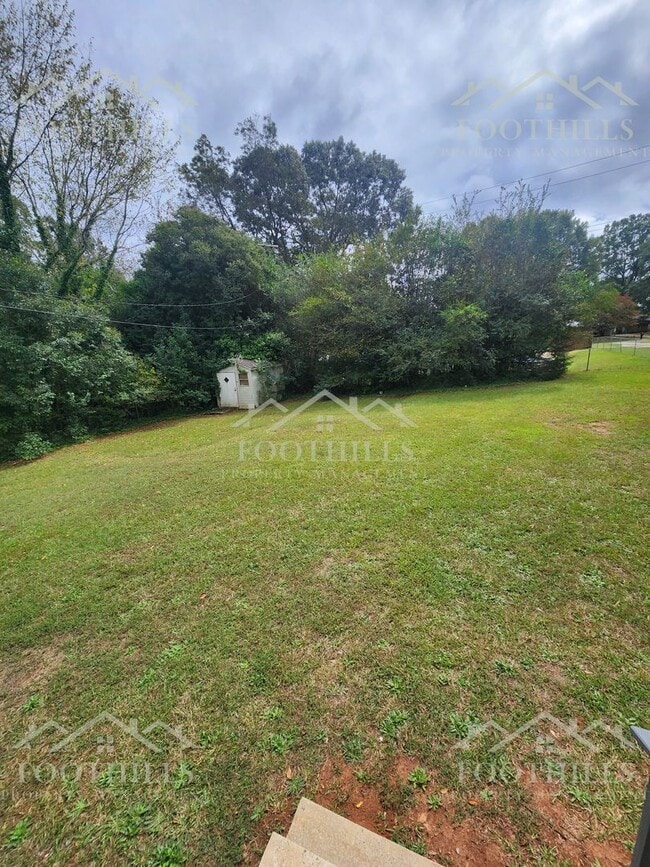 Building Photo - Beautiful 2-Story Brick Home Near Anderson...