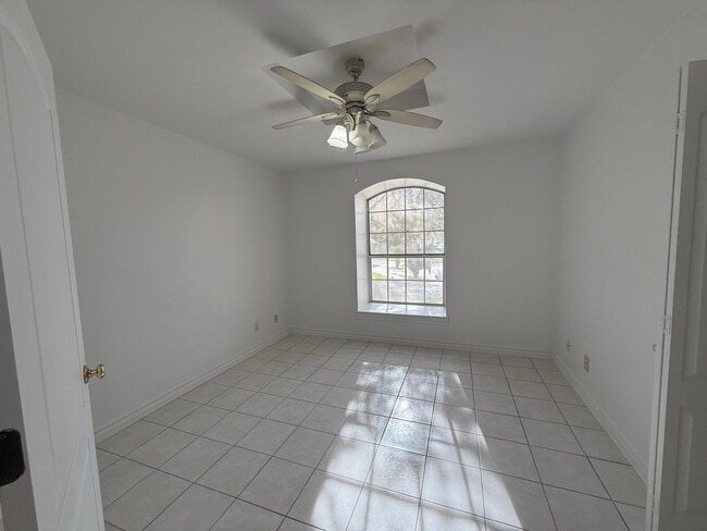 Building Photo - 12613 River Bend Cir