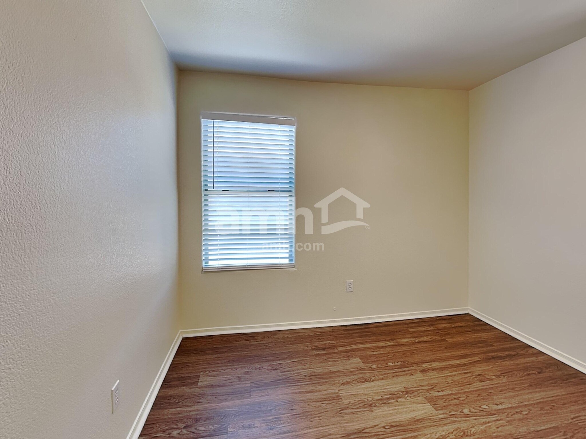 Building Photo - 18554 W Mariposa Dr
