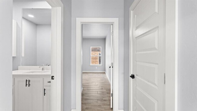 Building Photo - 520 Kearny Ln