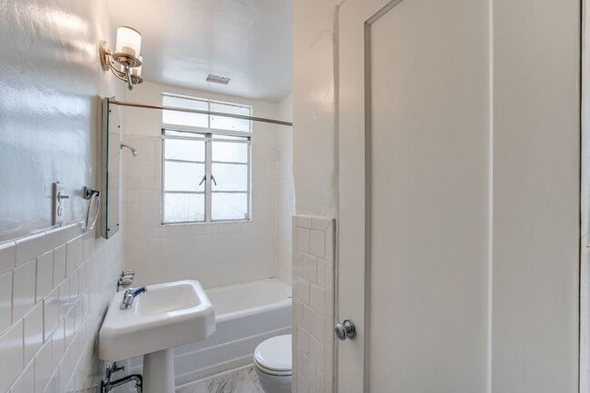 Building Photo - 2338 Channing Way