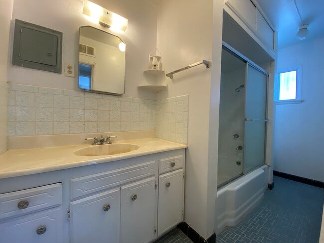 Building Photo - 155 1/2 North #C -- West Valley Real Estate