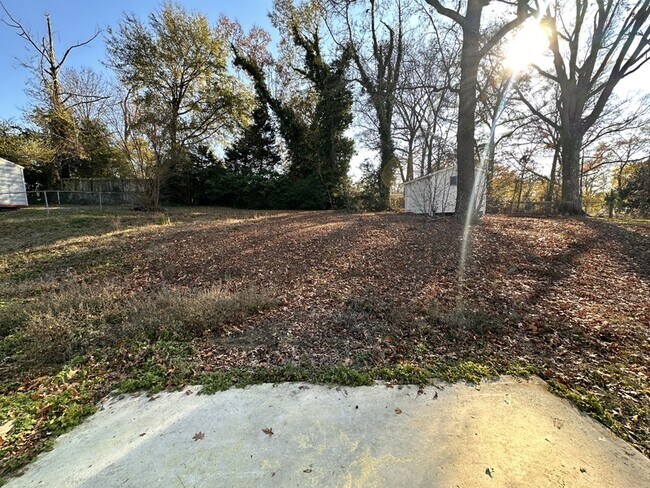 Building Photo - 6037 Dahlgren Ave